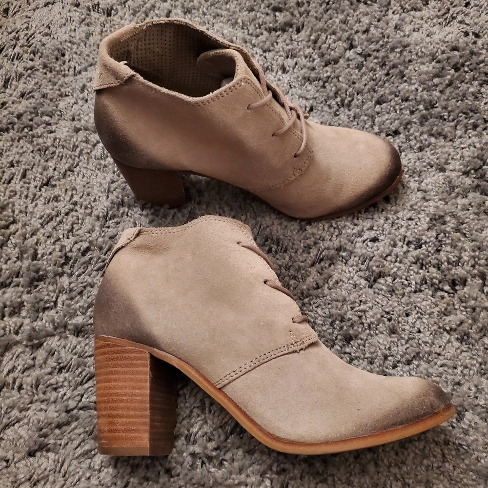 Toms Lunata Lace-up Suede Bootie